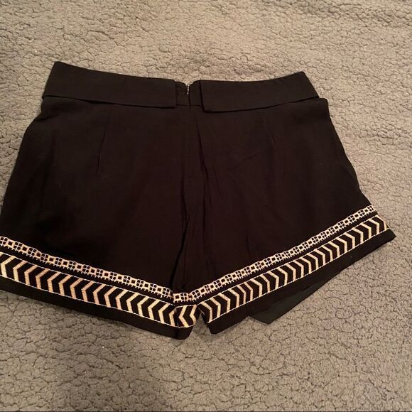 Umgee Skorts  - Picture 8 of 11